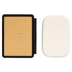 CHANEL Vitalumière Éclat Compact Douceur Lightweight Compact Makeup Radiance Softness and Comfort 1/1