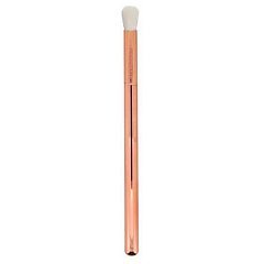 Makeup Revolution Ultra Pointed Crease Eyeshadow Brush E301 1/1